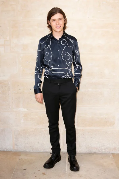Look 10